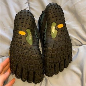 Vibram Shoes - Vibram 5 finger running shoes Vibram Shoes - Vibram 5 finger running shoes